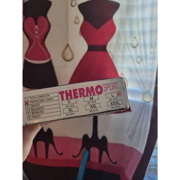 COPY - Weight loss outfit L - Picture 3 of 3